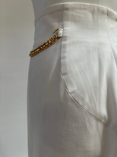 Céline 
Straight knee-length skirt in white...