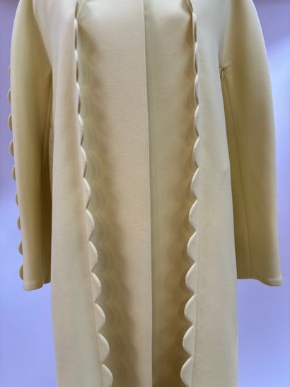 Chloé
Ceremonial coat in pistachio wool with...