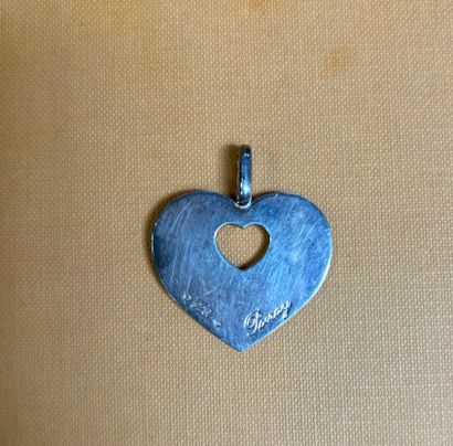 Poiray
Secret heart pendant 
Silver 925 °/°°°
4...