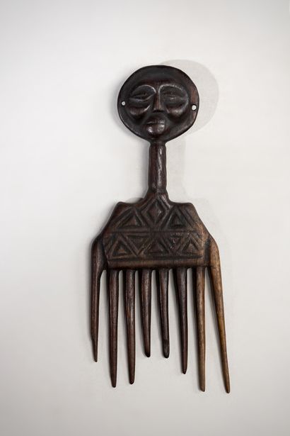 Mbounda Zambia Rare comb with janiform head....