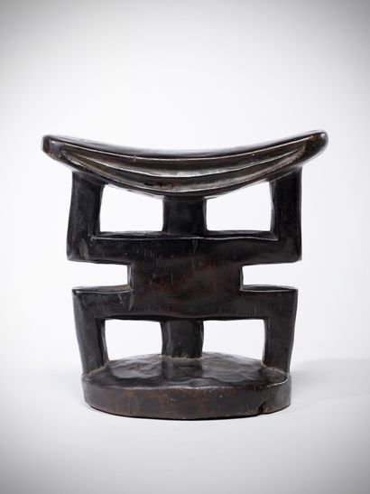 Mfinu Congo (RDC) Dark wood headrest with...