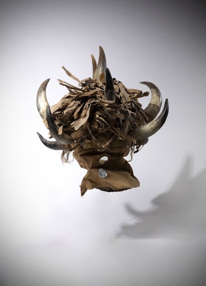 Haiti Voodoo mask, made of plant fiber, crains,...