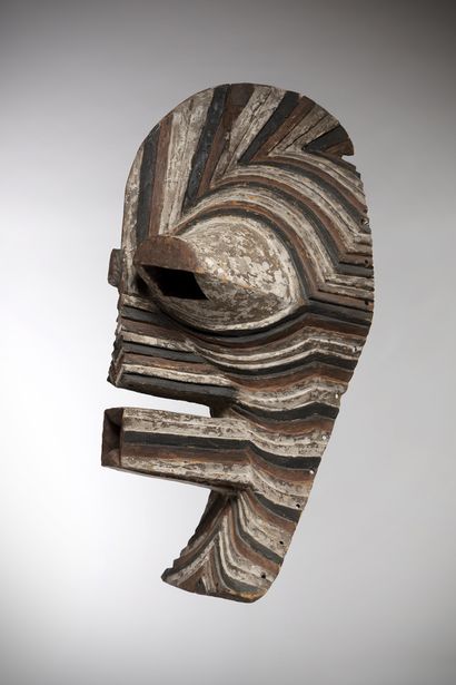 Songyé Congo (RDC) Large male Kifwébé mask,...