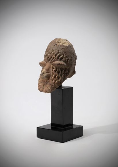 Djenné Mali Terracotta head with pink slip,...