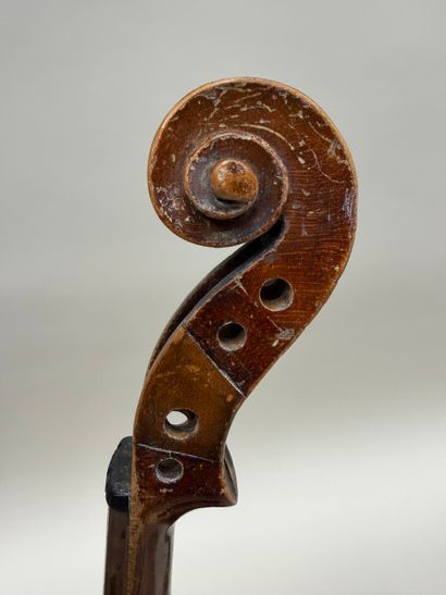 Violon du XIXe siècle avec son manche baroque,...