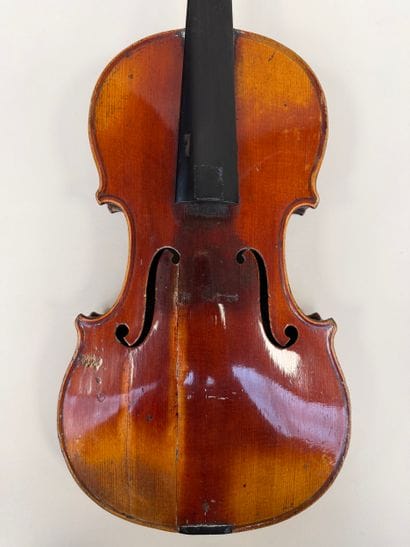 Lot de quatre Violons en l'état à restaurer...