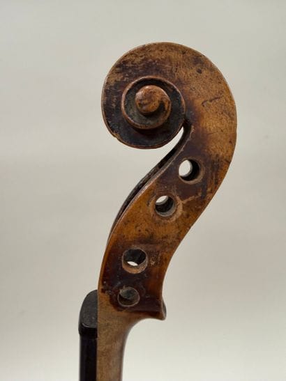 Violon Français du XVIIIe , début XIXe portant...