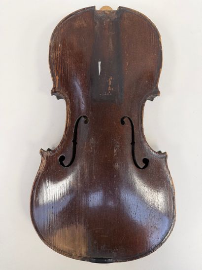 Lot de trois Violons en l'état à restaurer...