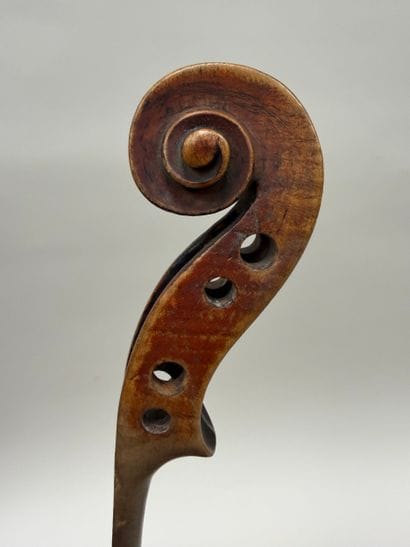 Lot de quatre Violons en l'état à restaurer...