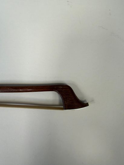 Archet de contrebasse modèle allemand, baguette...