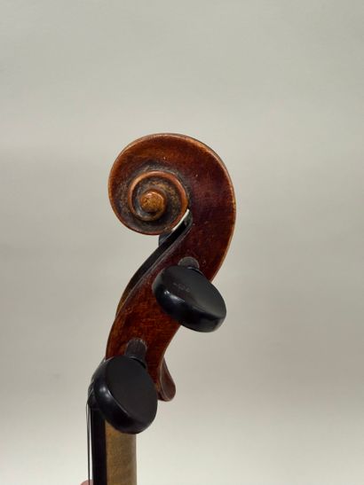 Violon portant une étiquette apocryphe de...
