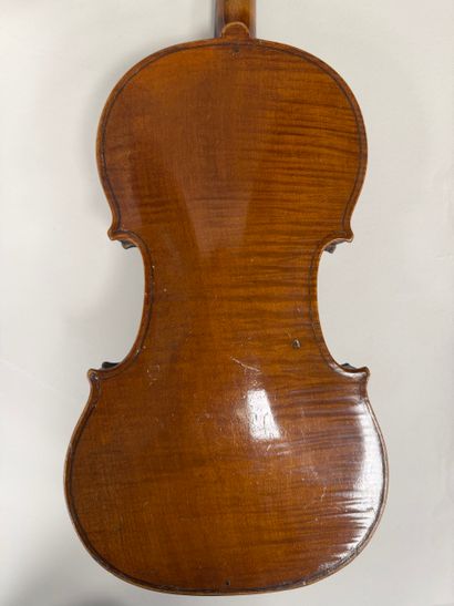 Violon Français portant une étiquette apocryphe...