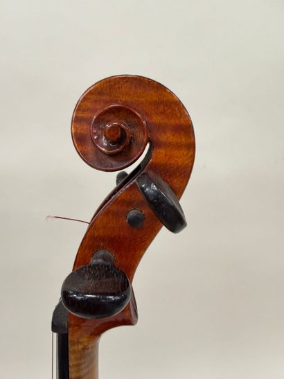 Violon Français fait vers 1950 fond de deux...