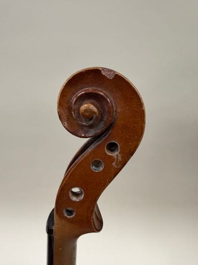 Violon Français portant une étiquette apocryphe...