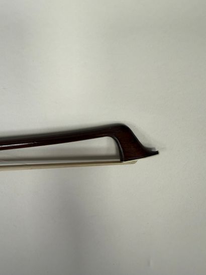 Archet de violon Français fait dans l'atelier...