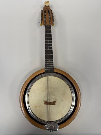 banjo-mandoline portant une marque au fer...