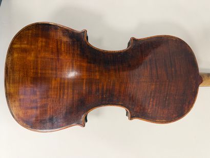 Violon portant une étiquette apocryphe de...