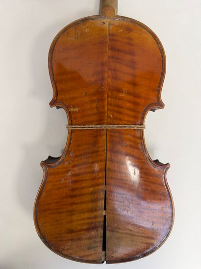 Lot de quatre Violons en l'état à restaurer...