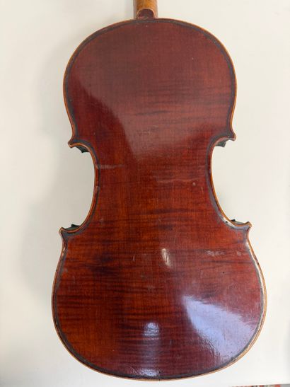 Lot de trois Violons en l'état à restaurer...