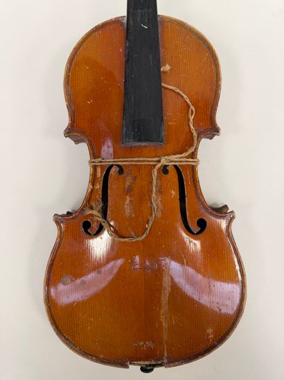 Lot de quatre Violons en l'état à restaurer...