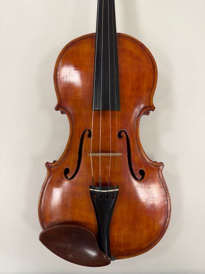 Violon Français fait vers 1950 fond de deux...