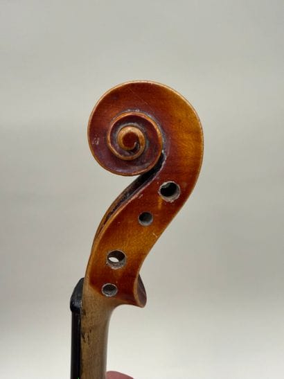 Lot de quatre Violons en l'état à restaurer...