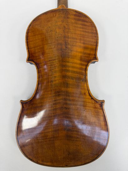 Lot de trois Violons en l'état à restaurer...