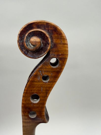 Lot de trois Violons en l'état à restaurer...