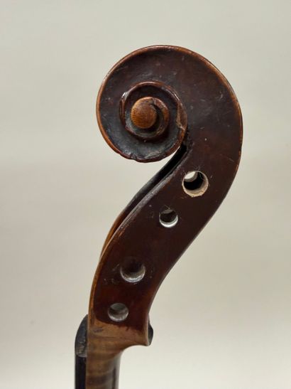 Violon Français du XVIIIe , début XIXe portant...