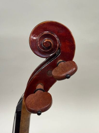 Beau Violon Français fait en 1885 portant...