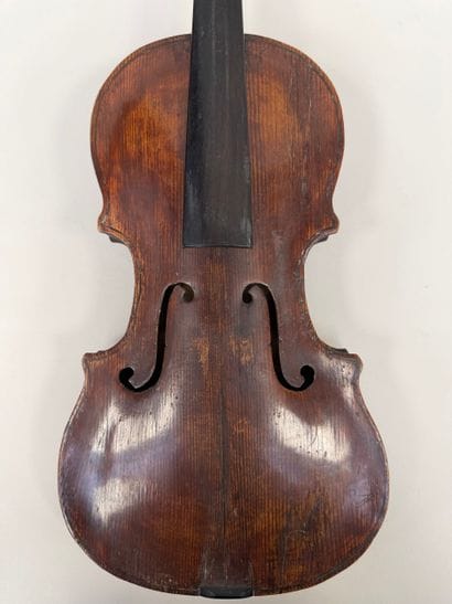 Lot de quatre Violons en l'état à restaurer...