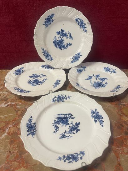 TOURNAI 
Suite de quatre assiettes à bords...