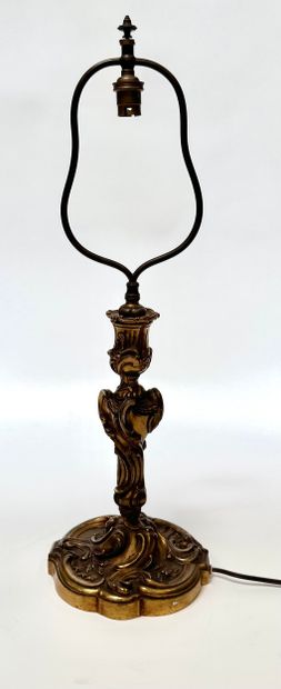 Large lamp base 
Made of chiseled bronze...