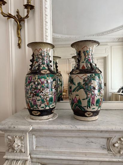 Paire de vases
Nankin
Début XXème
H. 44 cm.

Vendu...