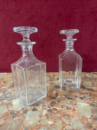 Ensemble comprenant une trentaine de verres...