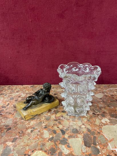 Ensemble comprenant : un vase en verre à...