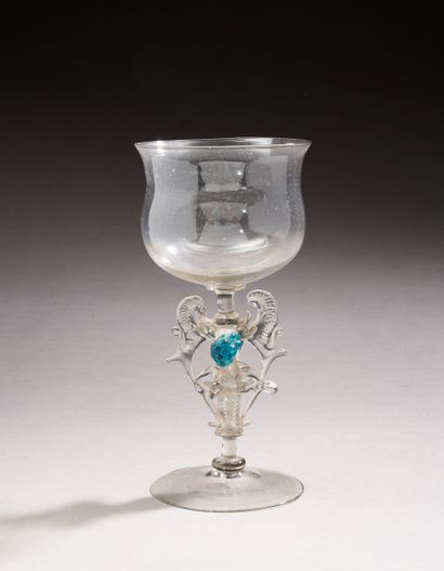 Verre sur pied « façon de Venise » en verre...