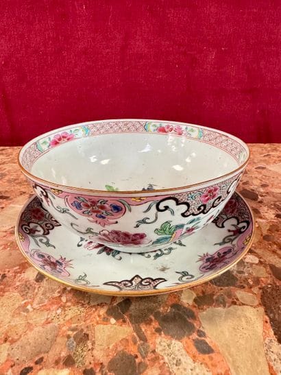 CHINE 
Coupe et bol en porcelaine émaillée
Dans...