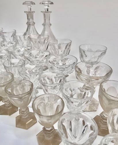 BACCARAT
Partie de service en cristal, modèle...