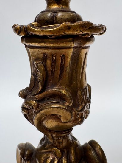 Large lamp base 
Made of chiseled bronze...