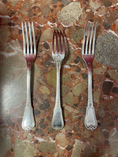 Trois fourchettes en argent 925/°°, à décor...
