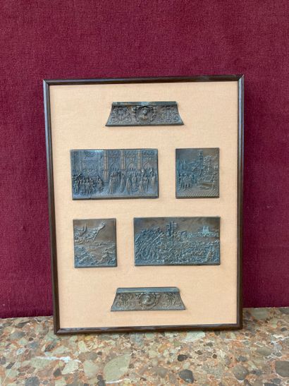 Ensemble de plaques de métal cuivré à décor...