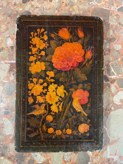 PERSE ou INDE 
Tableautin en papier mâché...