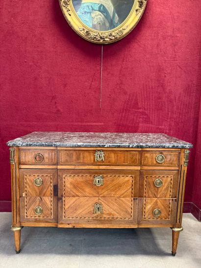 Wood and veneer chest of drawers with marquetry...