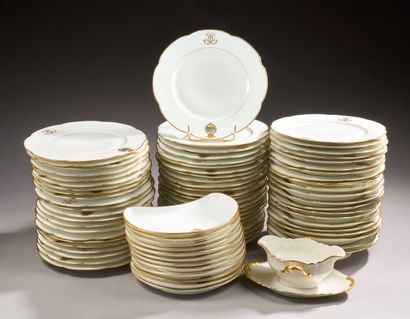Importante partie de services
En porcelaine
Décor...