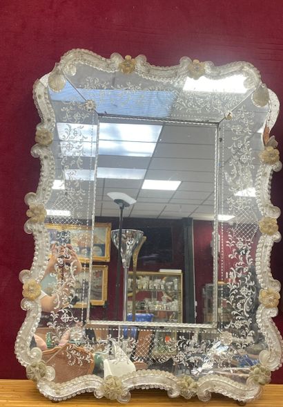 MURANO
Miroir avec encadrement en verre,...