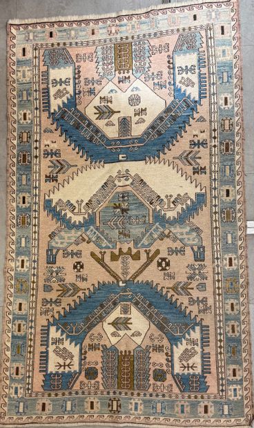 Original Soumak
Silk
Azerbaijan
Circa 1990
Design...