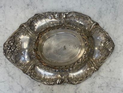 CHRISTOFLE 
Large centerpiece
Made of silver-plated...