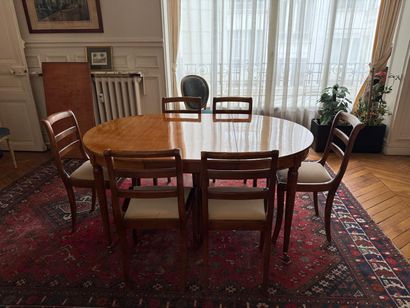 Dining table and six chairs
As-is
72x148x109...