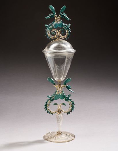 Magnifique verre couvert « à serpents » en...